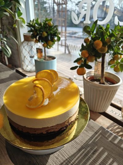 Juusto- ja moussekakut – Bake'N Decor Cafe